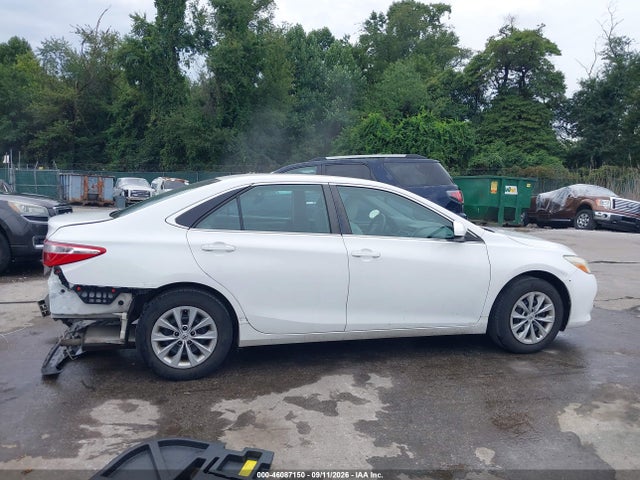 2015 Toyota Camry Le მანქანა იყიდება აუქციონზე, vin: 4T1BF1FK2FU105643, აუქციონის ნომერი: 46087150