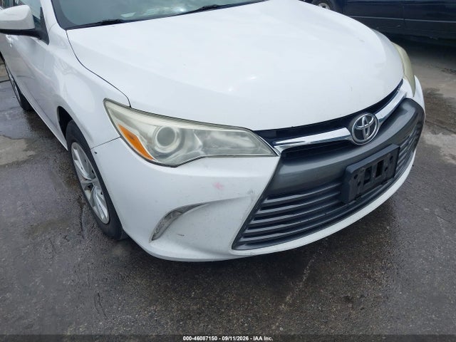 2015 Toyota Camry Le მანქანა იყიდება აუქციონზე, vin: 4T1BF1FK2FU105643, აუქციონის ნომერი: 46087150