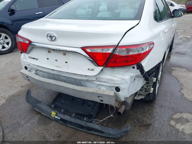 2015 Toyota Camry Le მანქანა იყიდება აუქციონზე, vin: 4T1BF1FK2FU105643, აუქციონის ნომერი: 46087150