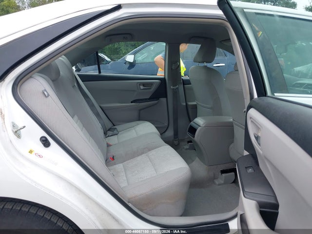 2015 Toyota Camry Le მანქანა იყიდება აუქციონზე, vin: 4T1BF1FK2FU105643, აუქციონის ნომერი: 46087150