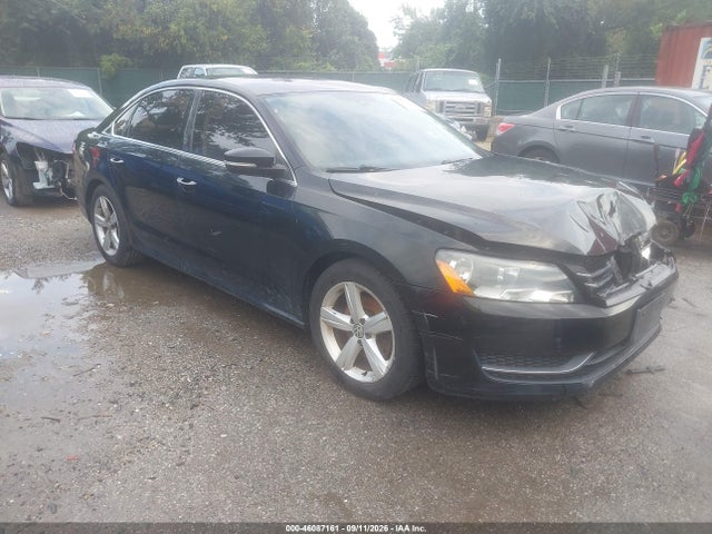 2013 Volkswagen Passat 2.5l Se მანქანა იყიდება აუქციონზე, vin: 1VWBP7A33DC111987, აუქციონის ნომერი: 46087161