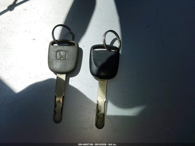 46087169 :رقم المزاد ، 2HGES15543H536218 vin ، 2003 Honda Civic Lx مزاد بيع