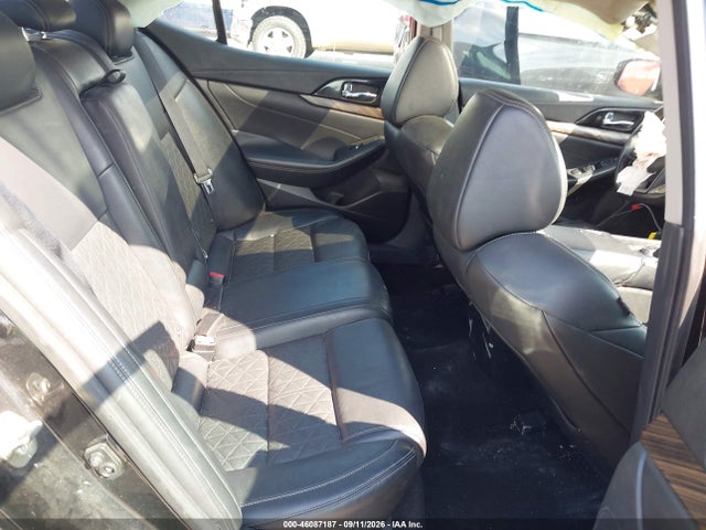 Продажа на аукционе авто 2017 Nissan Maxima 3.5 Platinum, vin: 1N4AA6AP7HC374301, номер лота: 46087187