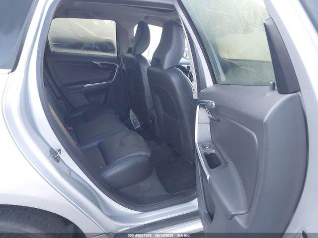 2016 Volvo Xc60 T6 Drive-e Platinum მანქანა იყიდება აუქციონზე, vin: YV449MRM0G2913860, აუქციონის ნომერი: 46087396