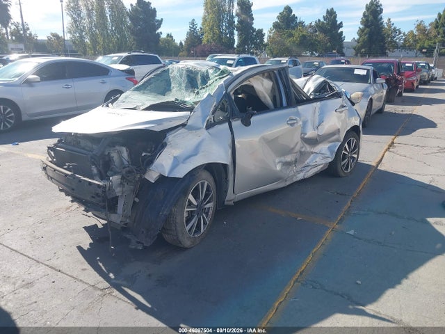 Nissan Versa Note Sr 2018 3N1CE2CP8JL353256 Image 2