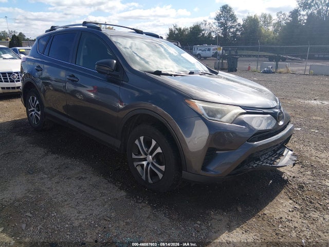 2017 Toyota Rav4 Le მანქანა იყიდება აუქციონზე, vin: JTMBFREV1HJ704567, აუქციონის ნომერი: 46087603