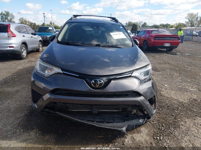 2017 Toyota Rav4 Le მანქანა იყიდება აუქციონზე, vin: JTMBFREV1HJ704567, აუქციონის ნომერი: 46087603