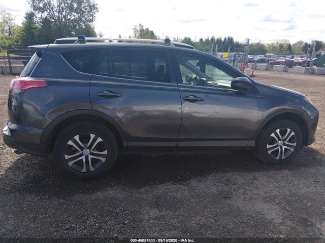 2017 Toyota Rav4 Le მანქანა იყიდება აუქციონზე, vin: JTMBFREV1HJ704567, აუქციონის ნომერი: 46087603