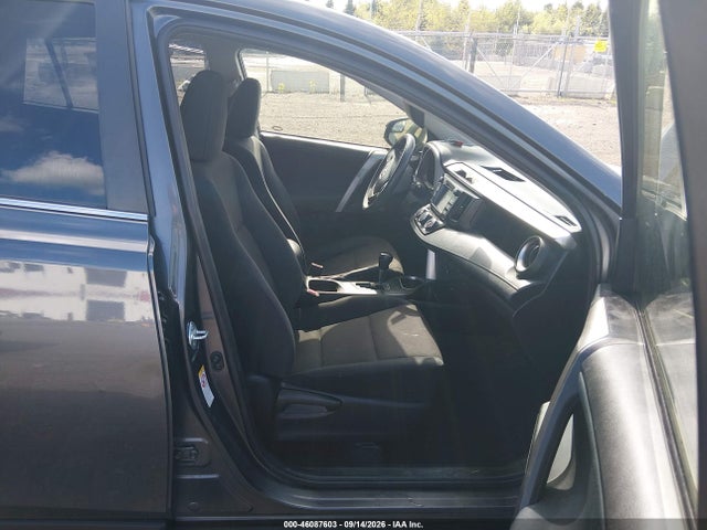 2017 Toyota Rav4 Le მანქანა იყიდება აუქციონზე, vin: JTMBFREV1HJ704567, აუქციონის ნომერი: 46087603