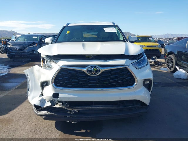 Toyota Highlander Limited 2021 5TDYZRAHXMS049128 Image 12