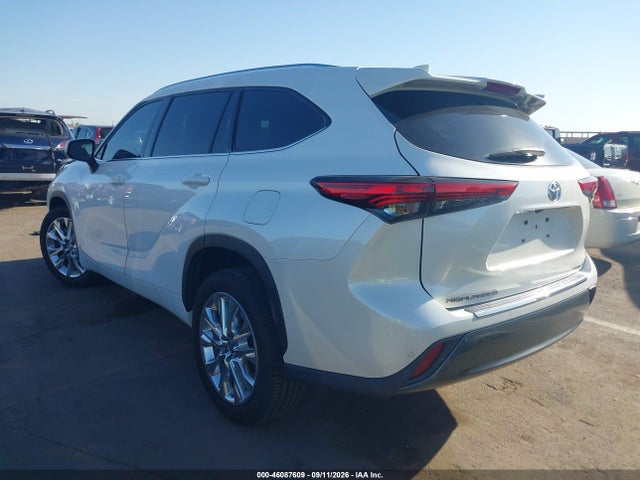 Toyota Highlander Limited 2021 5TDYZRAHXMS049128 Image 3