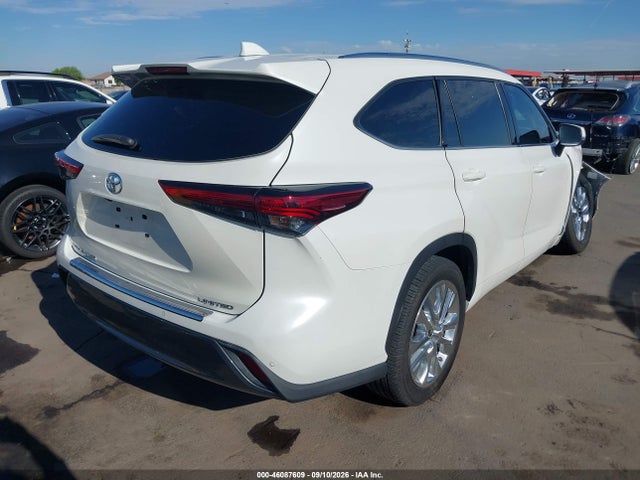 Toyota Highlander Limited 2021 5TDYZRAHXMS049128 Image 4