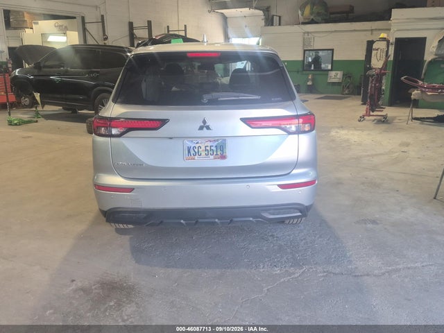 2024 Mitsubishi Outlander Es 2.5 S-awc მანქანა იყიდება აუქციონზე, vin: JA4J4UA89RZ089140, აუქციონის ნომერი: 46087713
