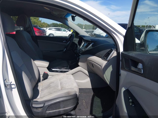 2017 Hyundai Tucson Se მანქანა იყიდება აუქციონზე, vin: KM8J3CA45HU437717, აუქციონის ნომერი: 46087984