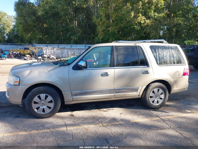 46088010 :رقم المزاد ، 5LMFU28527LJ04548 vin ، 2007 Lincoln Navigator Ultimate مزاد بيع
