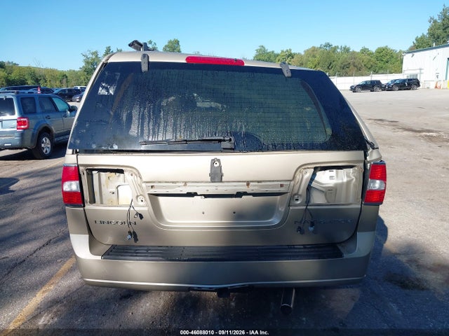46088010 :رقم المزاد ، 5LMFU28527LJ04548 vin ، 2007 Lincoln Navigator Ultimate مزاد بيع