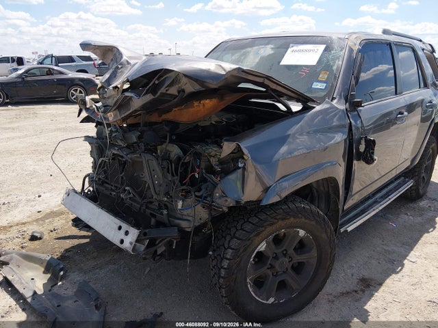 46088092 :رقم المزاد ، JTEBU5JR7H5431341 vin ، 2017 Toyota 4runner Sr5 مزاد بيع