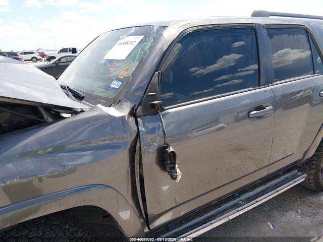 46088092 :رقم المزاد ، JTEBU5JR7H5431341 vin ، 2017 Toyota 4runner Sr5 مزاد بيع