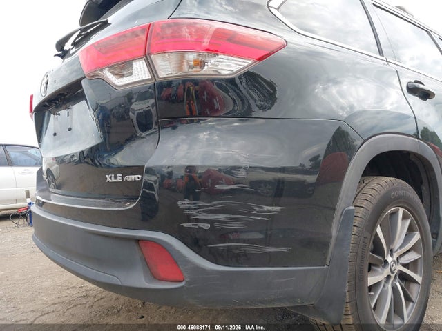 5TDJZRFH2KS617881 Toyota Highlander Xle