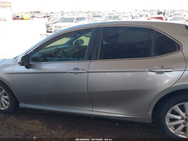 Продажа на аукционе авто 2018 Toyota Camry Le, vin: 4T1B11HK3JU568315, номер лота: 46088362