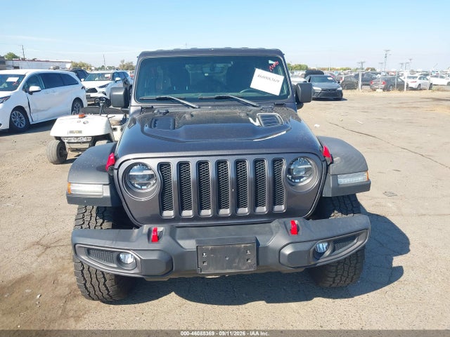1C4HJXFGXJW262376 Jeep Wrangler Unlimited Rubicon 4x4