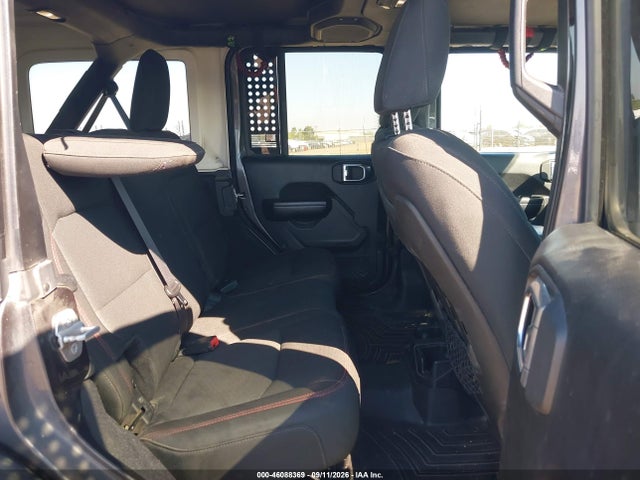 1C4HJXFGXJW262376 Jeep Wrangler Unlimited Rubicon 4x4