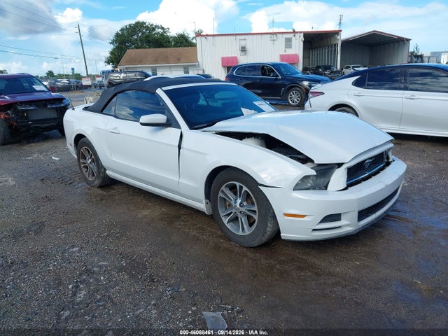 46088461 :رقم المزاد ، 1ZVBP8EM7E5263415 vin ، 2014 Ford Mustang V6 Premium مزاد بيع