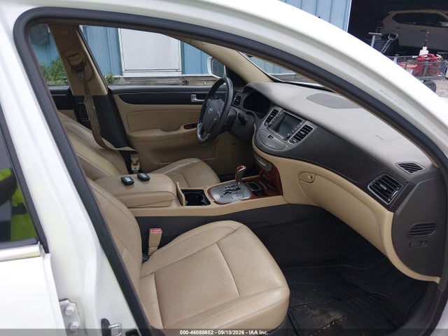 46088652 :رقم المزاد ، KMHGC4DD1CU196226 vin ، 2012 Hyundai Genesis 3.8 مزاد بيع