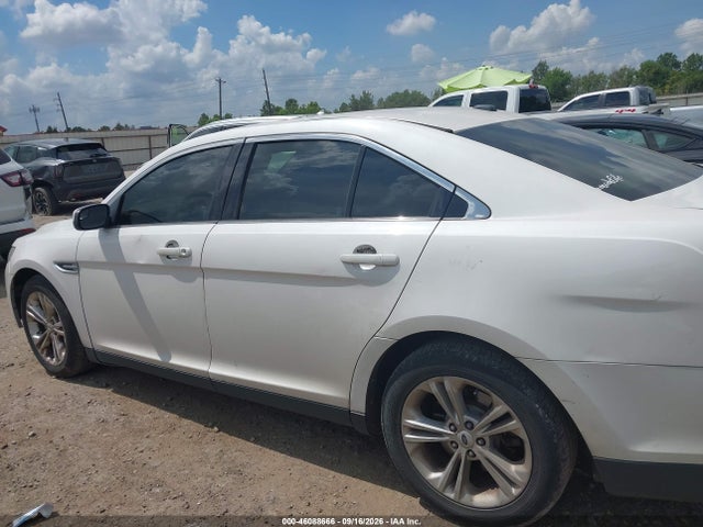 1FAHP2E87JG109854 Ford TAURUS SEL
