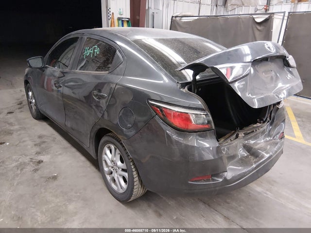 2017 Toyota Yaris Ia მანქანა იყიდება აუქციონზე, vin: 3MYDLBYV2HY180847, აუქციონის ნომერი: 46088710