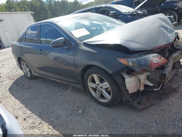 46088730 :رقم المزاد ، 4T1BF1FK6CU077339 vin ، 2012 Toyota Camry Se مزاد بيع