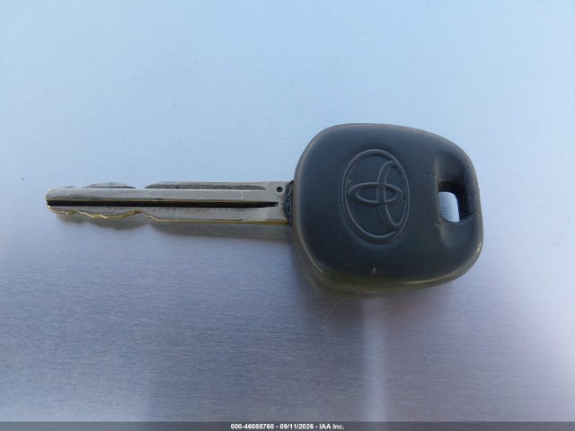 46088760 :رقم المزاد ، 4T1BF3EK4AU083957 vin ، 2010 Toyota Camry Le مزاد بيع