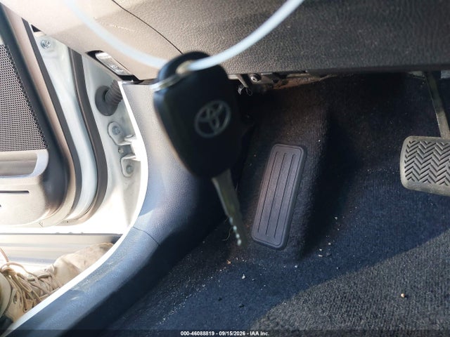 2018 Toyota Rav4 Le მანქანა იყიდება აუქციონზე, vin: JTMBFREVXJJ217860, აუქციონის ნომერი: 46088819
