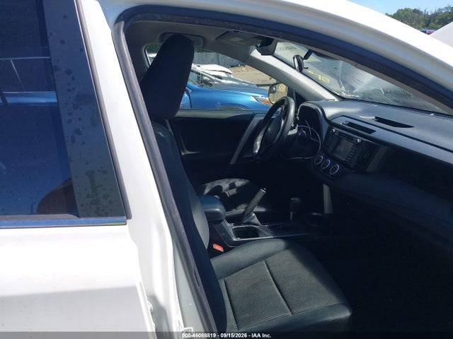 2018 Toyota Rav4 Le მანქანა იყიდება აუქციონზე, vin: JTMBFREVXJJ217860, აუქციონის ნომერი: 46088819