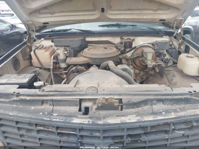 46088828 :رقم المزاد ، 1GCEK14KXPZ181681 vin ، 1993 Chevrolet Gmt-400 K1500 مزاد بيع