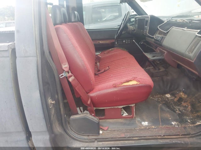 46088828 :رقم المزاد ، 1GCEK14KXPZ181681 vin ، 1993 Chevrolet Gmt-400 K1500 مزاد بيع