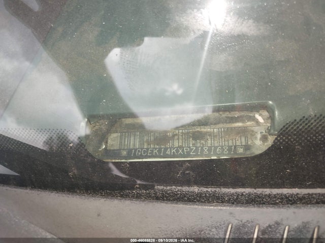 46088828 :رقم المزاد ، 1GCEK14KXPZ181681 vin ، 1993 Chevrolet Gmt-400 K1500 مزاد بيع