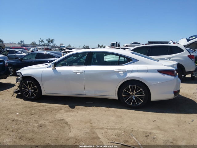 Lexus ES 300H 2025 58ADA1C13SU073792 Image 15