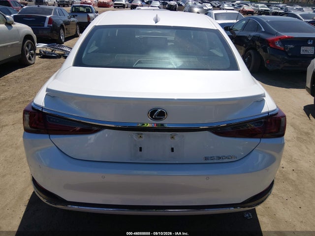 Lexus ES 300H 2025 58ADA1C13SU073792 Image 17