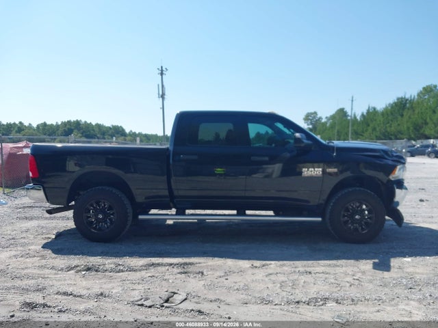 3C63R3CJ3JG374048 RAM 3500 Tradesman 4x4 6&#039;4 Box