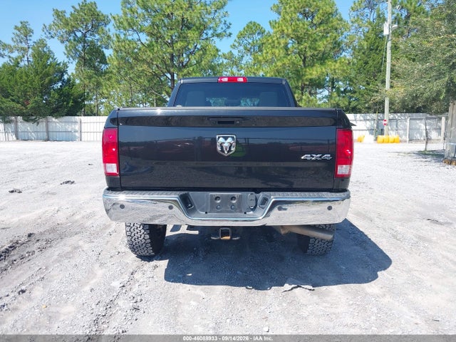 3C63R3CJ3JG374048 RAM 3500 Tradesman 4x4 6&#039;4 Box