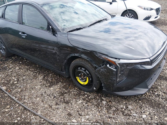 2025 Kia K4 Lxs მანქანა იყიდება აუქციონზე, vin: 3KPFT4DE1SE014871, აუქციონის ნომერი: 46088973