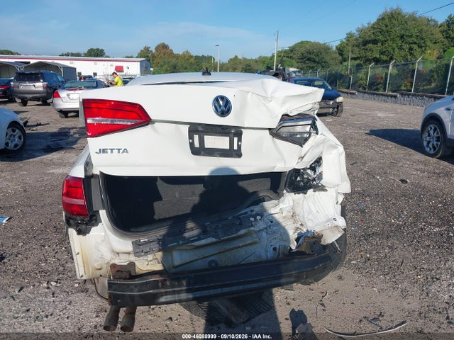 Продажа на аукционе авто 2015 Volkswagen Jetta 2.0l S, vin: 3VW2K7AJXFM240663, номер лота: 46088999