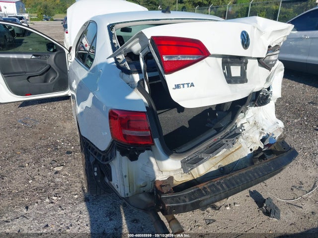 Продажа на аукционе авто 2015 Volkswagen Jetta 2.0l S, vin: 3VW2K7AJXFM240663, номер лота: 46088999