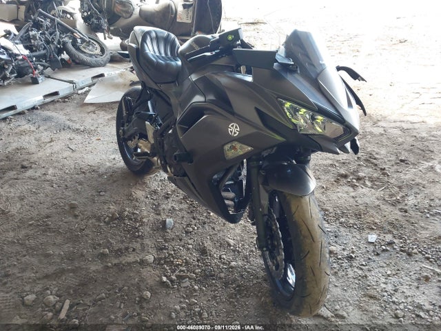46089070 :رقم المزاد ، ML5EXEN13NDA47942 vin ، 2022 Kawasaki Ex650 N مزاد بيع