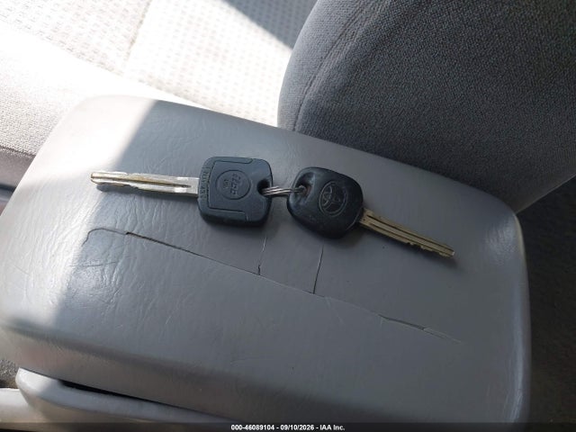 46089104 :رقم المزاد ، 1NXBR32E35Z543024 vin ، 2005 Toyota Corolla Ce مزاد بيع