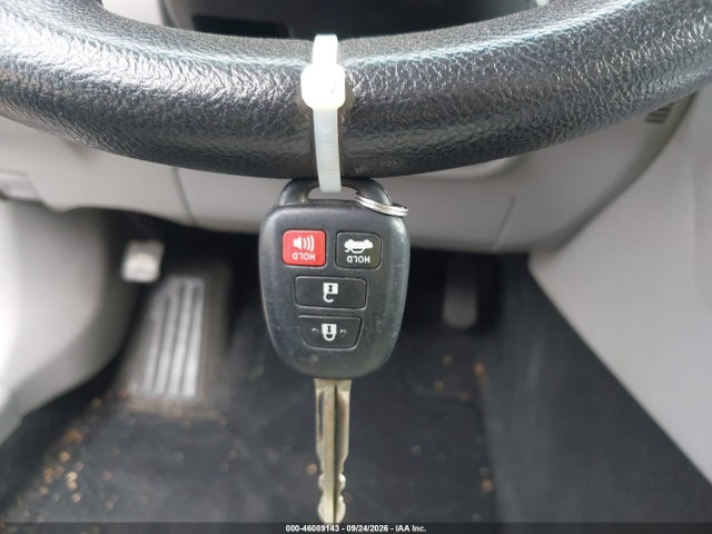46089143 :رقم المزاد ، 4T4BF1FK6CR221588 vin ، 2012 Toyota Camry Le مزاد بيع