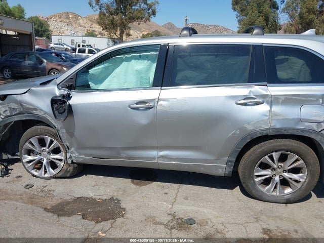46089155 :رقم المزاد ، 5TDZKRFH4FS082145 vin ، 2015 Toyota Highlander Le Plus V6 مزاد بيع