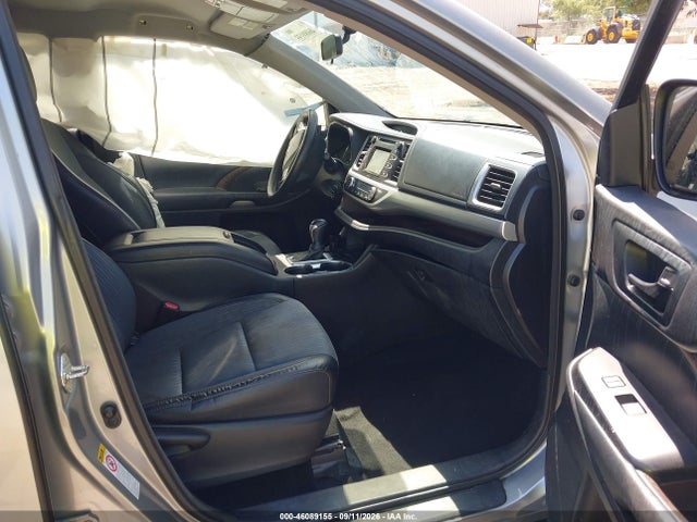 46089155 :رقم المزاد ، 5TDZKRFH4FS082145 vin ، 2015 Toyota Highlander Le Plus V6 مزاد بيع