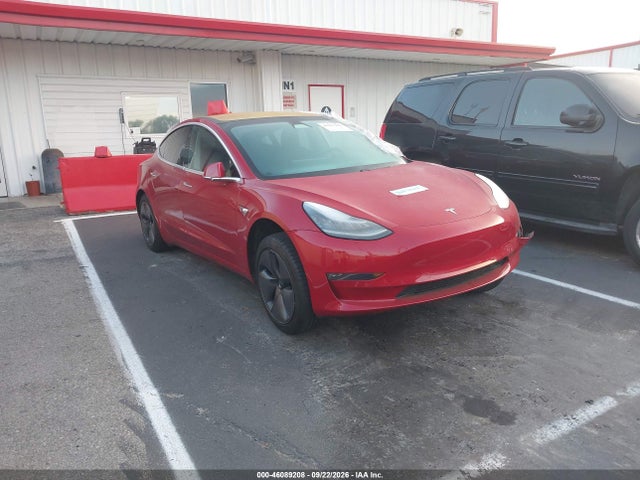 Tesla Model 3 Long Range/mid Range 2018 5YJ3E1EA7JF045798 zdjęcie główne